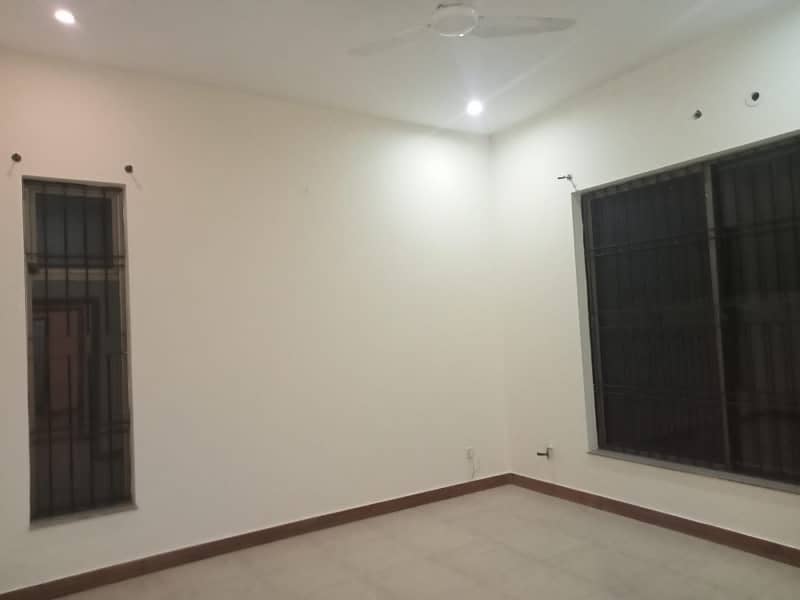 10 MARLA HOUSE FOR RENT GULBERG MODEL TOWN GARDEN TOWN SHADMAN GOR UPPER MALL 3