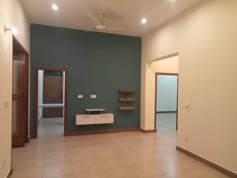 10 MARLA HOUSE FOR RENT GULBERG MODEL TOWN GARDEN TOWN SHADMAN GOR UPPER MALL 7