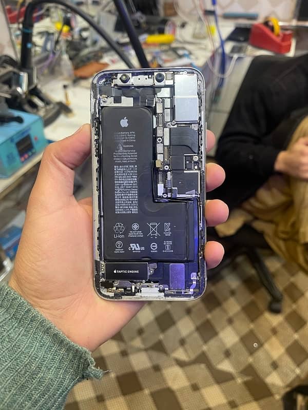 iphone 11 available for parts with all original parts 1