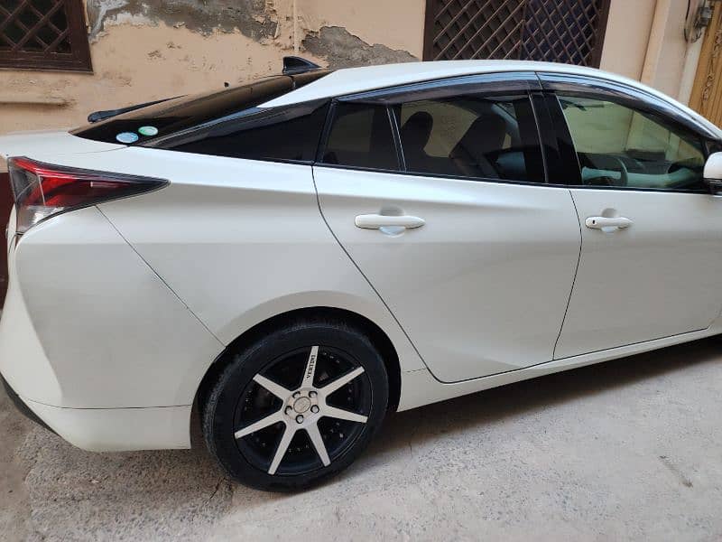 Toyota Prius 2021 Haybried 4