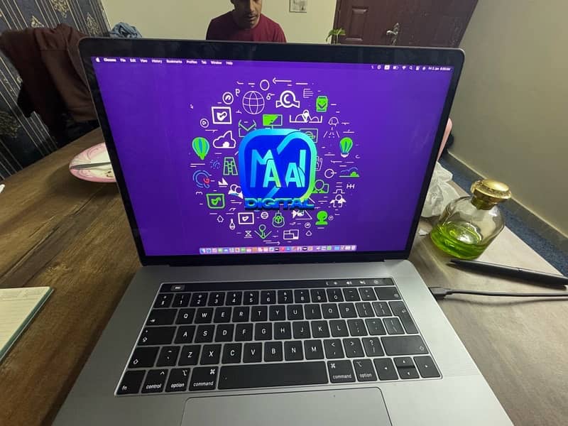 macbook pro 2019 i9 15.4 inch 32 gb ram 5