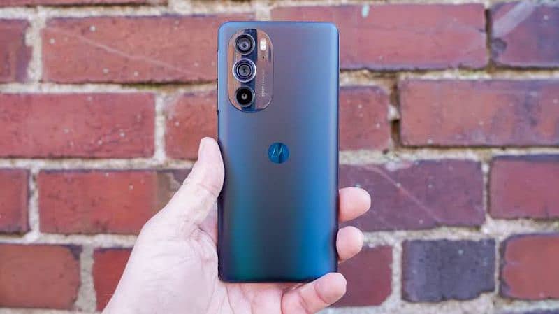 Moto edge 30 pro best gaming device Snapdragon 8gen 1 processor 0