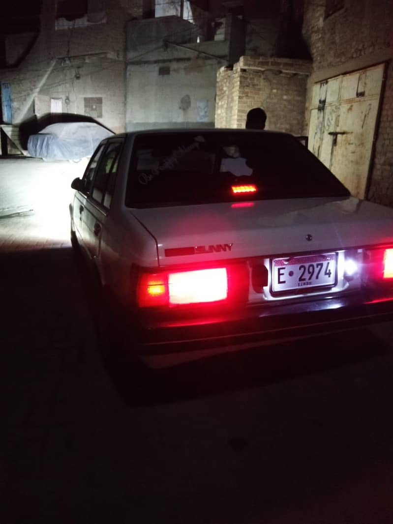 Nissan Sunny 1986 9