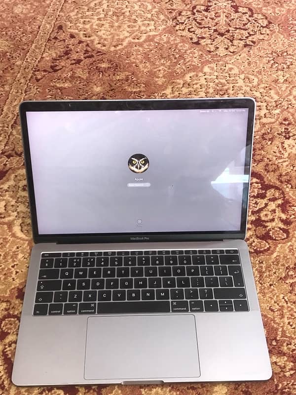 MacBook pro 2016  8/256 3