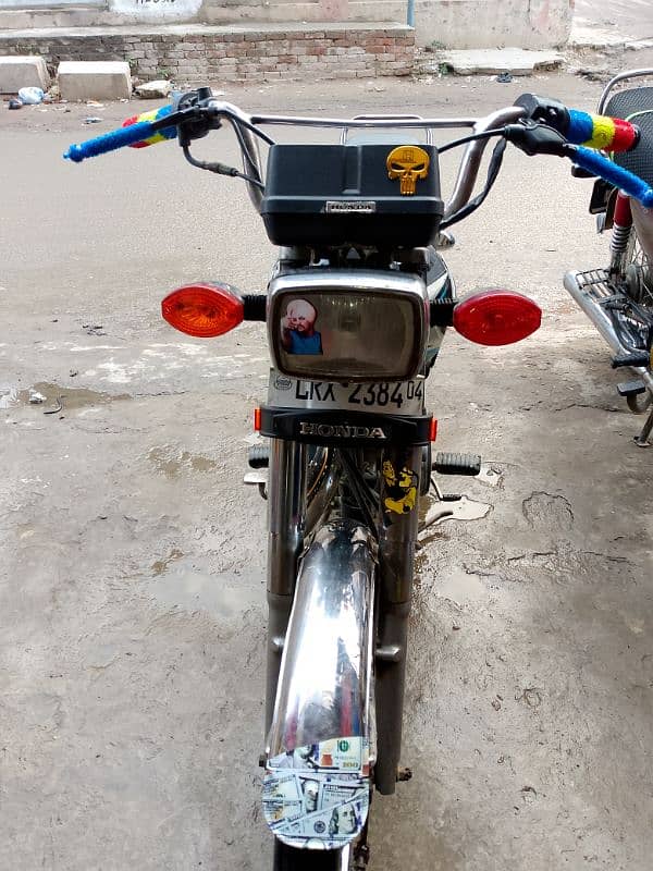 Honda 125 2004 model kagaz poore hn koi kam ni hone wla 5