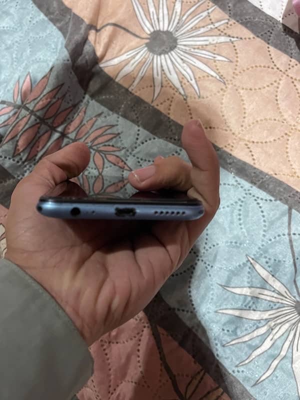 infinix hot 10 4/64 with box 1