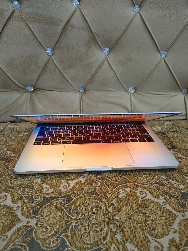 MacBook Pro 2017, 13inch i5 8/256 3