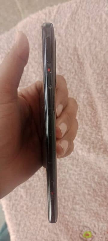 Redmi k40 12/256 GB gaming phon with trigger 4