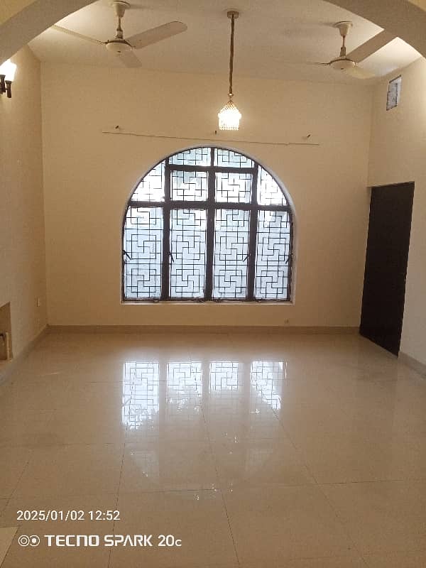 10 Marla Well Maintained Owner Build Full House Available For Rent In DHA Phase 1 Near Gulbarg And Gazi Road And Allama Iqbal International Airport Lahore 3