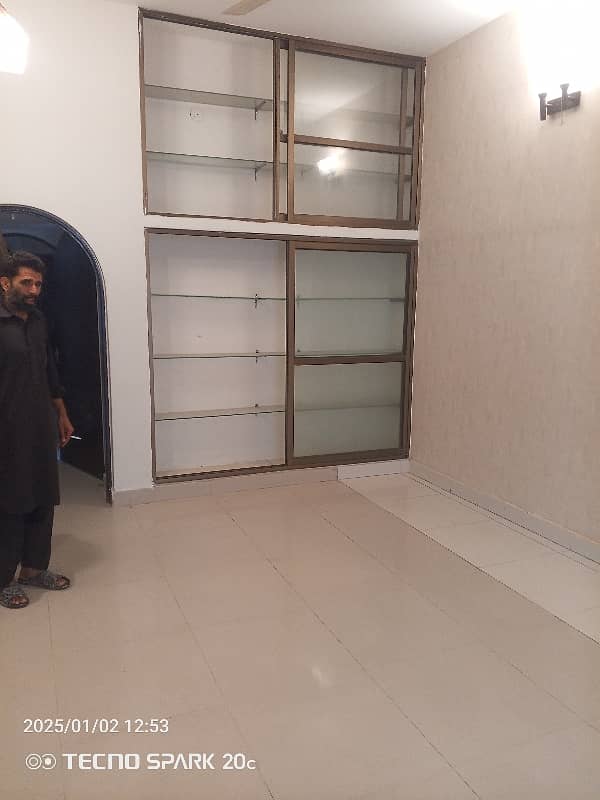 10 Marla Well Maintained Owner Build Full House Available For Rent In DHA Phase 1 Near Gulbarg And Gazi Road And Allama Iqbal International Airport Lahore 4