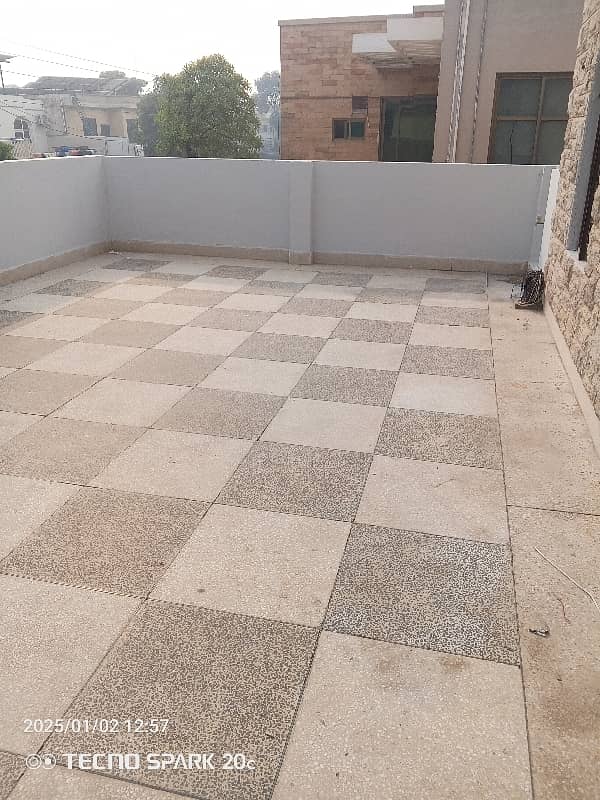 10 Marla Well Maintained Owner Build Full House Available For Rent In DHA Phase 1 Near Gulbarg And Gazi Road And Allama Iqbal International Airport Lahore 27