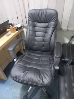 BOSS CHAIR AVAILABLE for sell