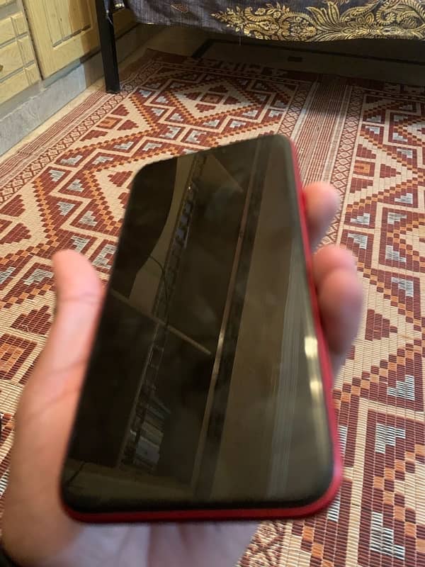 i phone xr 10/10 condition 1