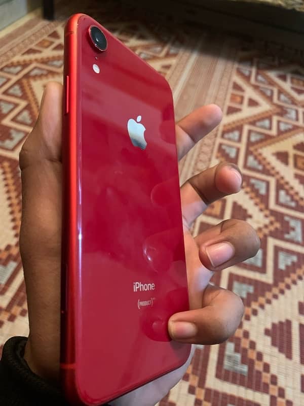 i phone xr 10/10 condition 3