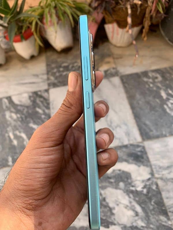 Infinix hot 50 pro 8+8 128 gb 3