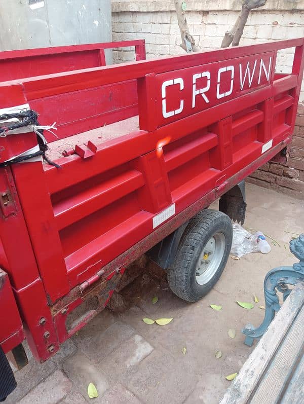 Crown Loder Rickshaw 2