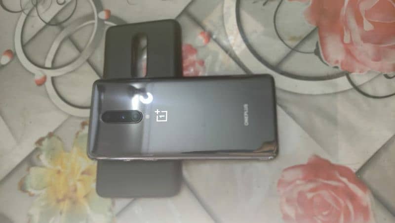 OnePlus 8, 8/128 GB, 10/10 condition 2