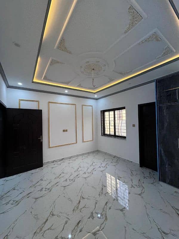 BRAND NEW OUTCLASS HOUSE FOR SALE AT PEACEFUL LOCATION 5