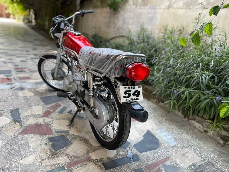 Honda 125 special edition 5