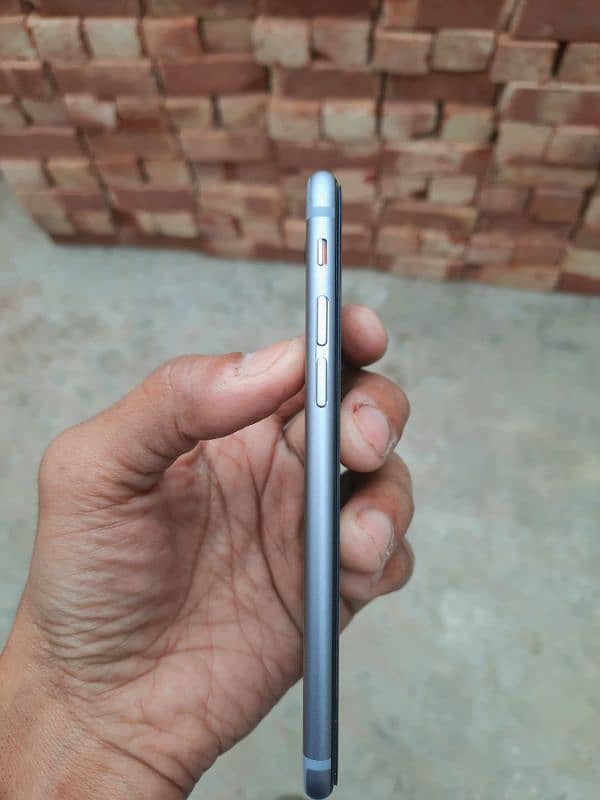 iPhone 6 in Lush Condition No Any Fault 100% Original Hai 3