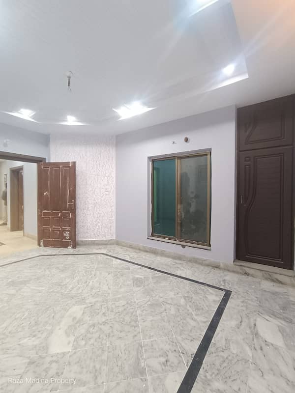 Eden Executive Society Boundary Wall Canal Road* Faisalabad VIP Location 7 Marla *New House ka Upar Portion House For Rent 12