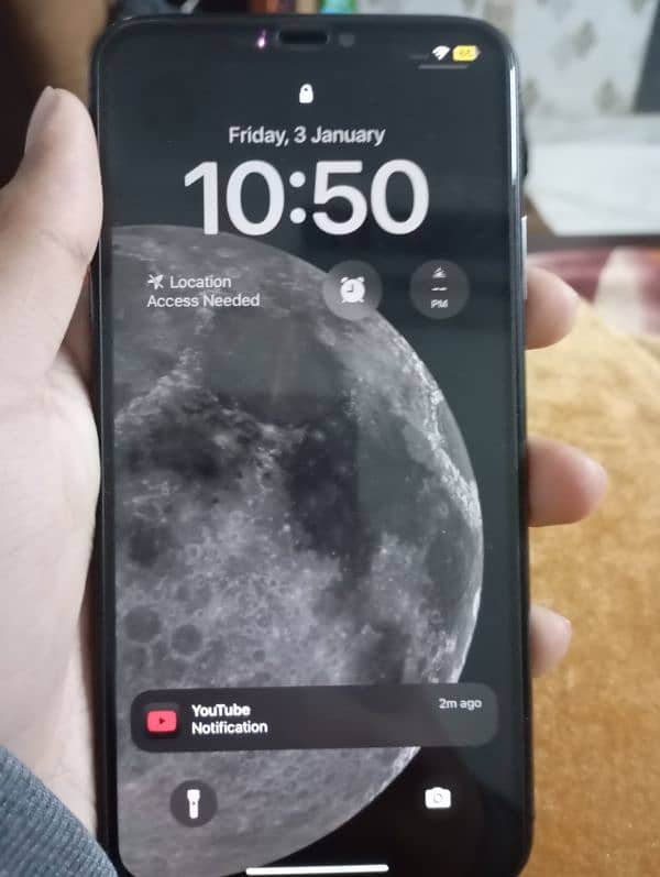 iPhone 11 pro max 7