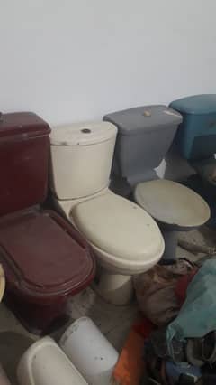 COMMODES