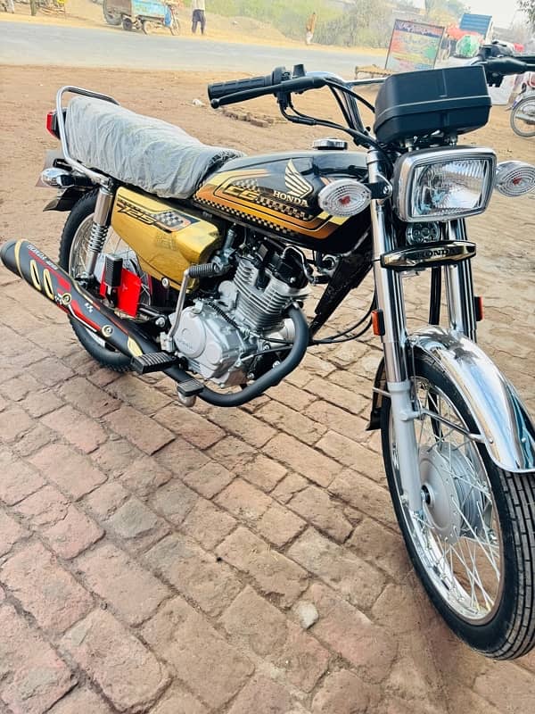 Honda CG 125S Gold Black 6