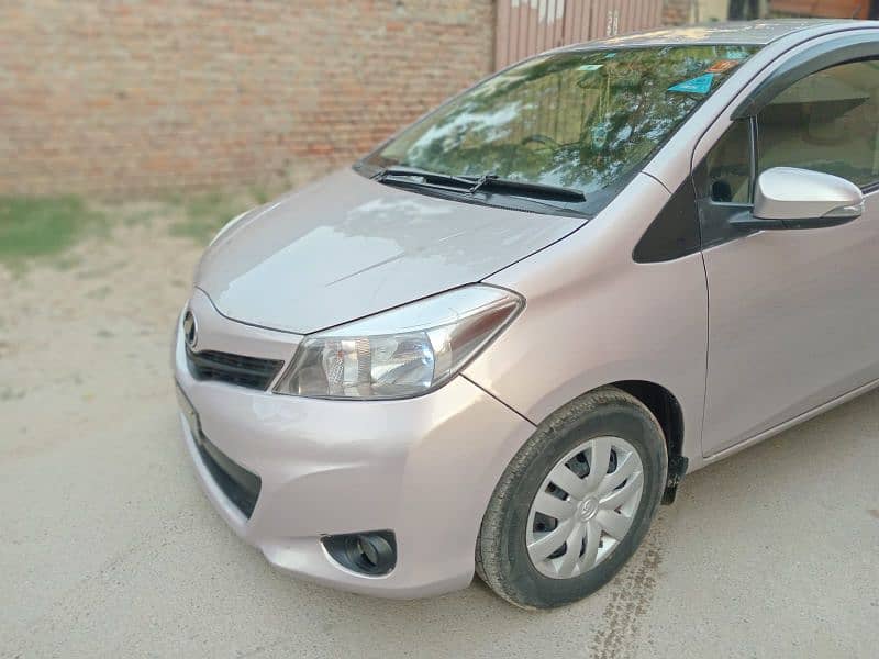 Toyota Vitz 2012 5