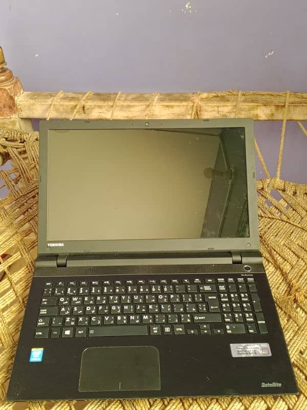 Toshiba laptop new condition no fault battery backup bahut acchi hai 5