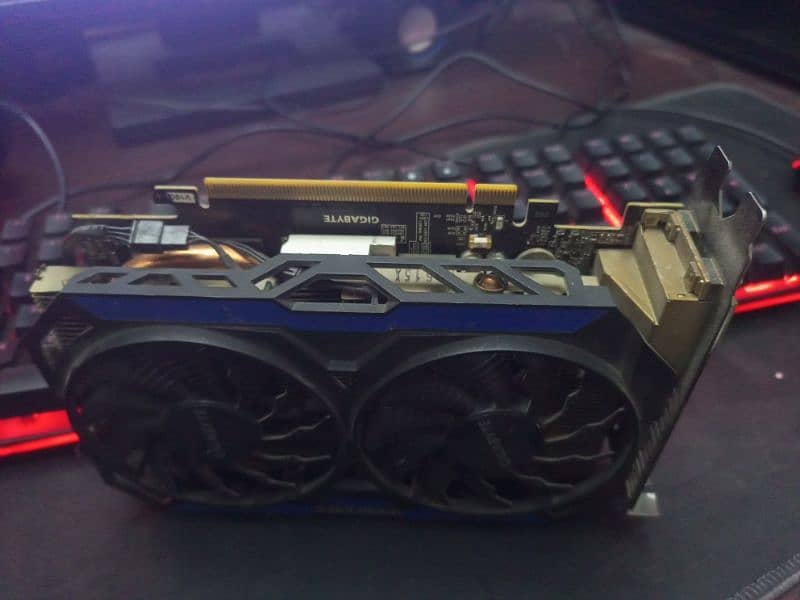 GIGABYTE GTX 960 4 GB GRAPHICS CARD. 2