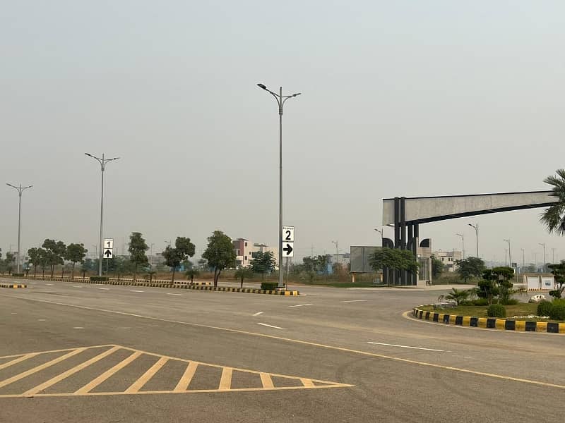 PHASE-8 BLOCK Z3 PLOT AVAILABLE Near to Park Hospital Main Road 1