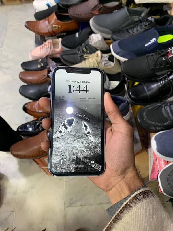 IPhone XR Jv 64GB contact:03356304478 0