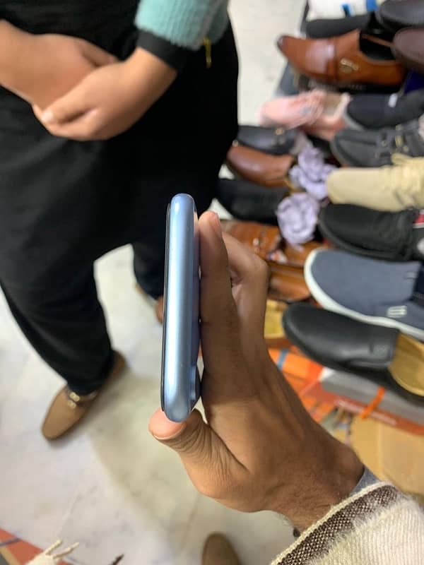 IPhone XR Jv 64GB contact:03356304478 1