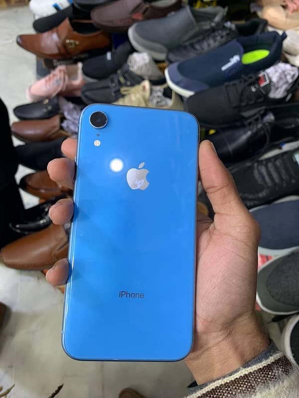 IPhone XR Jv 64GB contact:03356304478 4