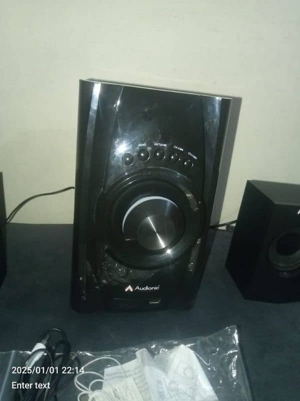 audionic mega 40 0