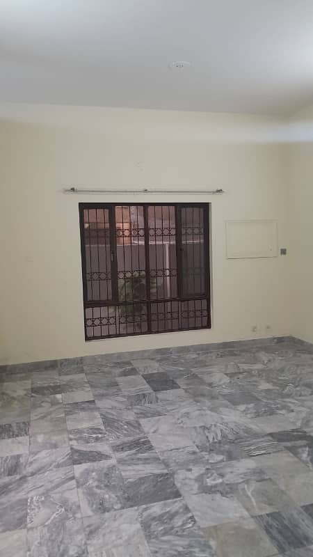 1 kanal house upper portion for rent 0