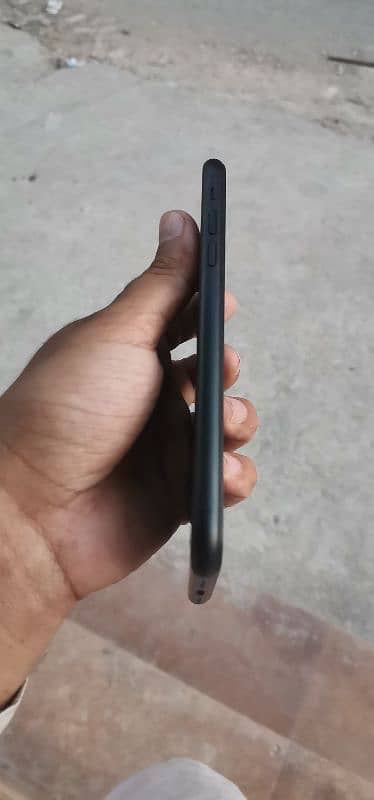 I phone xr 128gb non pta factory unlock true tone OK face I'd ok 5