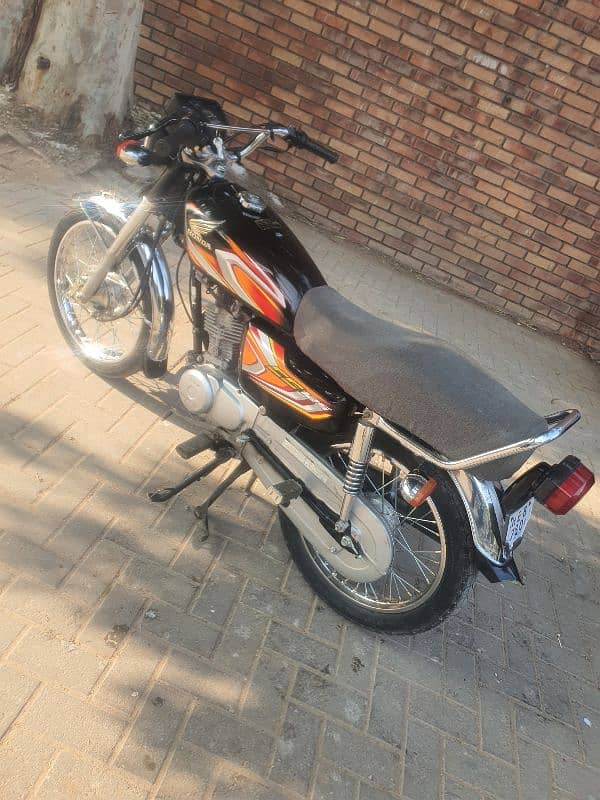 HONDA CG125 2022 9