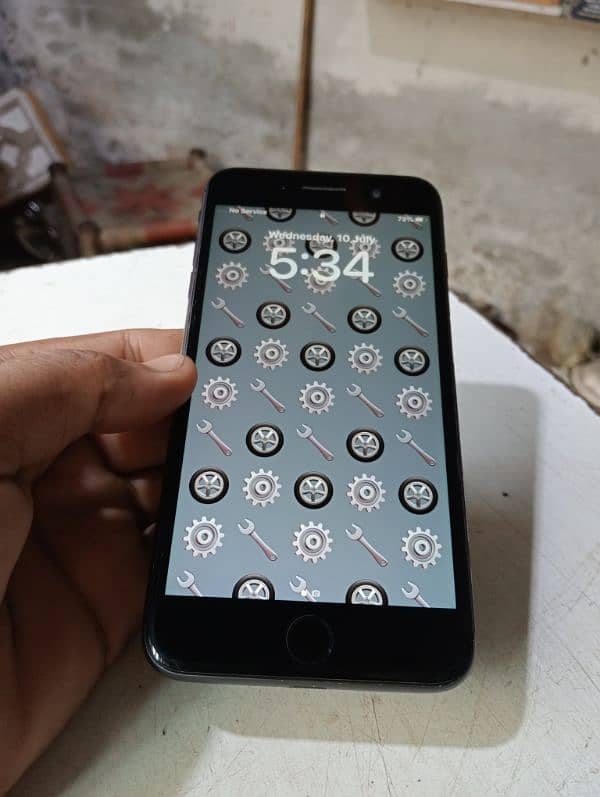 I phone 8+ good condition. 64gb non PTA   78%battry Hath 2