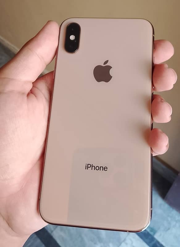 iphone xs gold 64gb factory unlock. waterpack 1