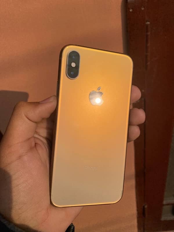 iphone xs gold 64gb factory unlock. waterpack 6