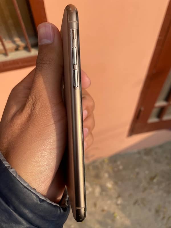 iphone xs gold 64gb factory unlock. waterpack 7