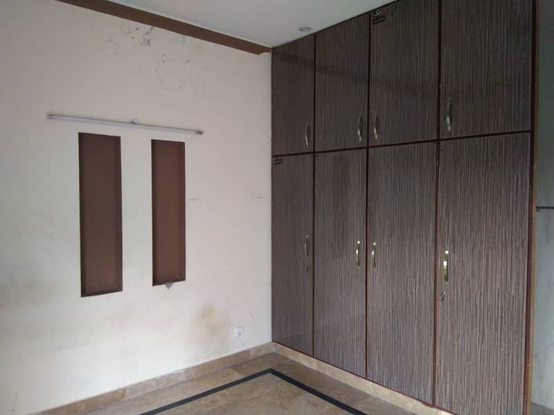 1 Kanal Upper Portion For Rent 3