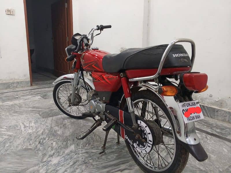 Honda CD70 3