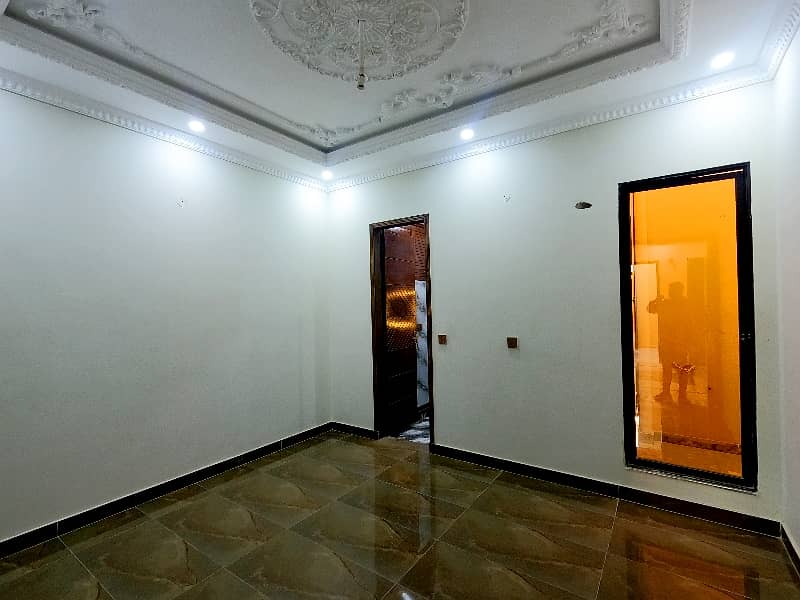 Your Search Ends Right Here With The Beautiful Corner House In Samanabad At Affordable Price Of Pkr Rs. 39000000 15