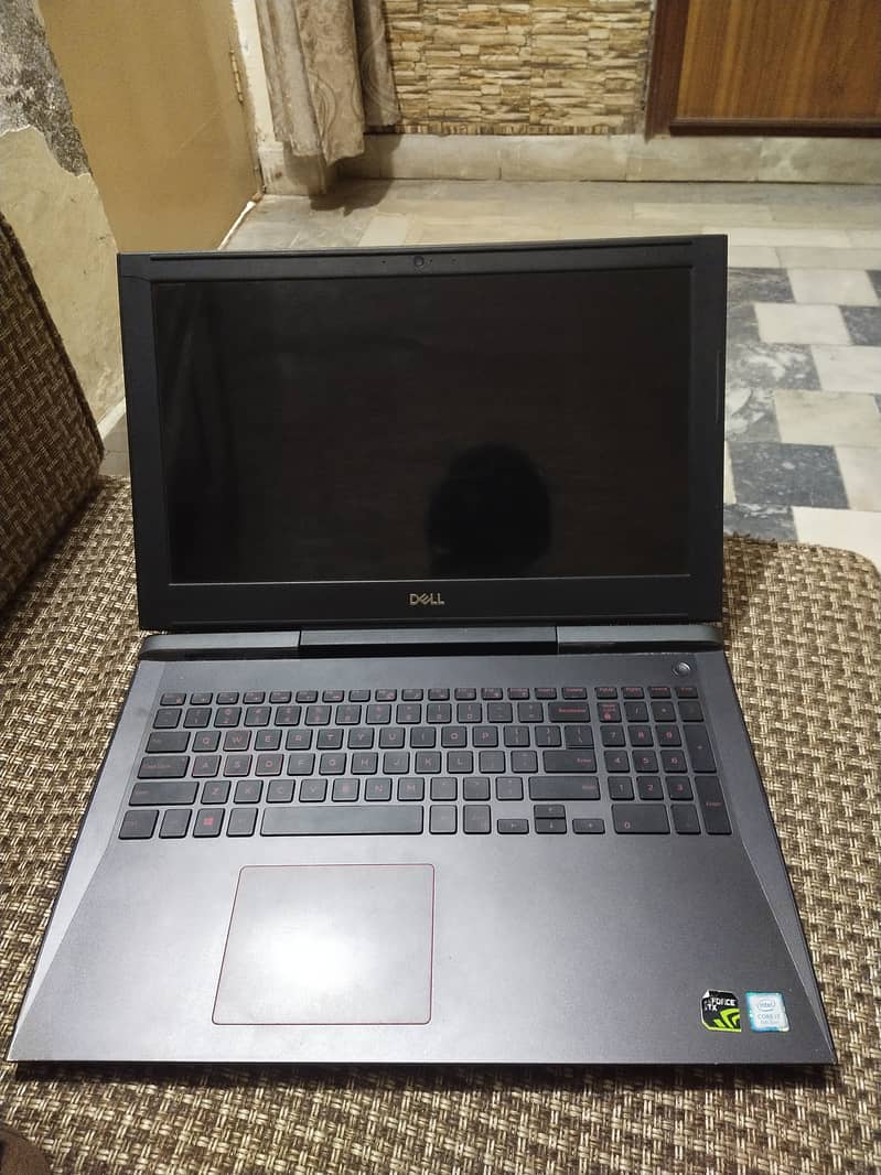 Dell G5 gaming laptop with GTX 1050ti graphic card 1