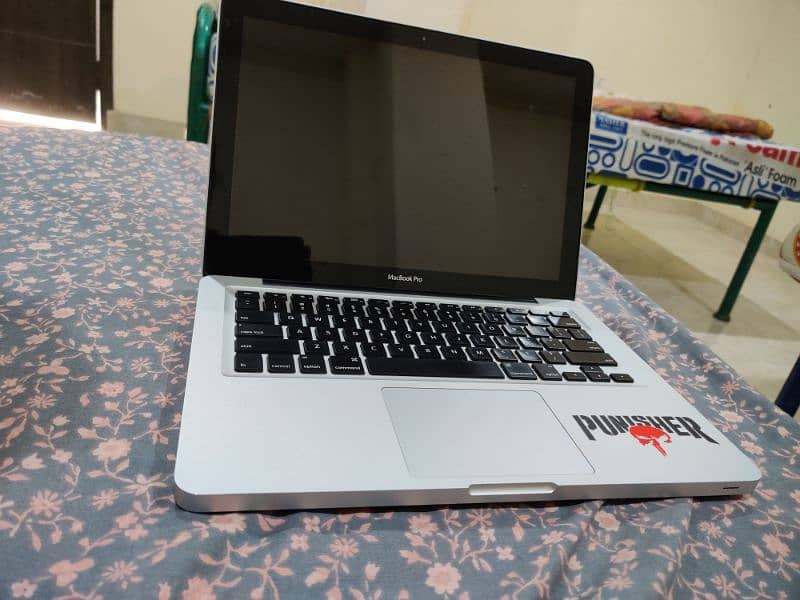 MacBook pro mid 2012 in good condition 1