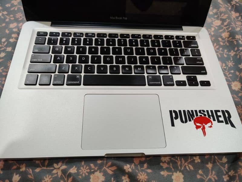 MacBook pro mid 2012 in good condition 2