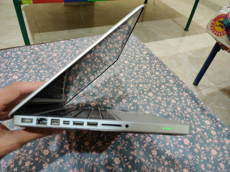 MacBook pro mid 2012 in good condition 3